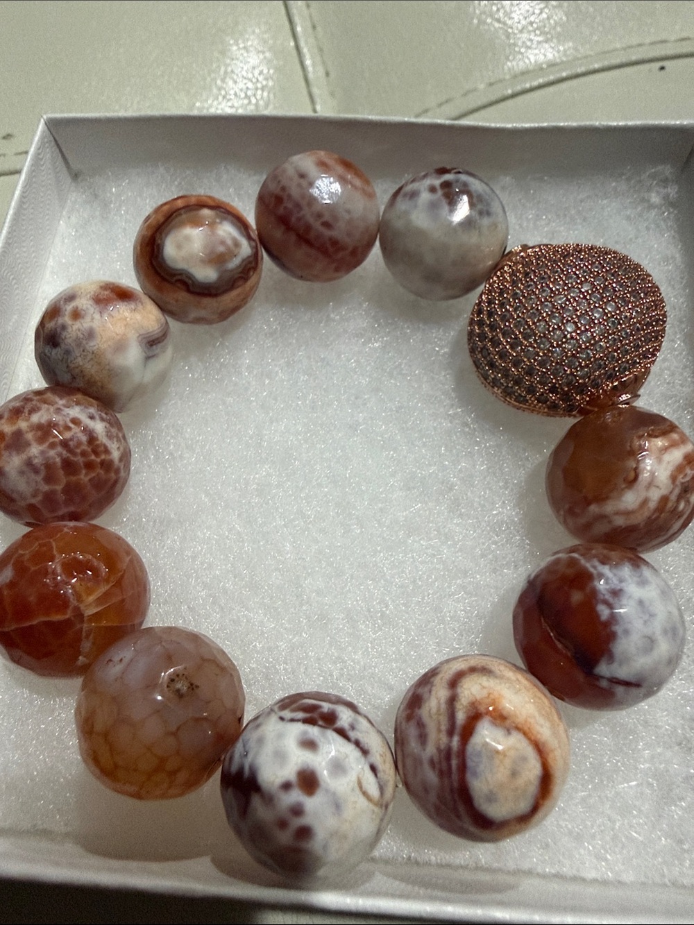 Natural Agate Beaded Stretch Bracelet in orange tones & White - Unbranded
